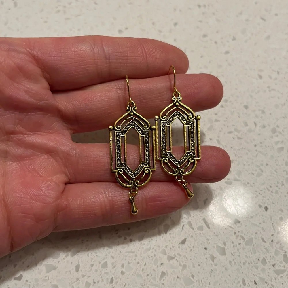Vintage Bohemian Style dangle Earrings - Picture 3 of 9